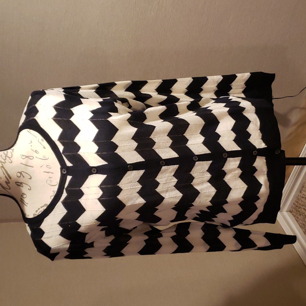 New Brooks Brothers women's black and white sweater... Size XL.
